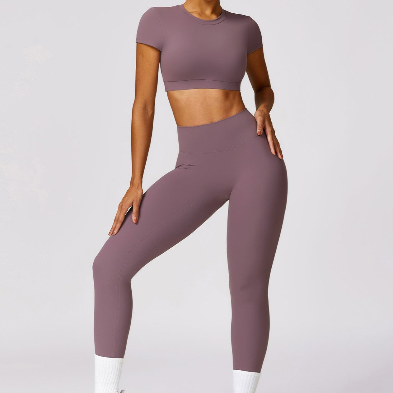 OPEN-BACK SCULPTING ACTIVE SET.