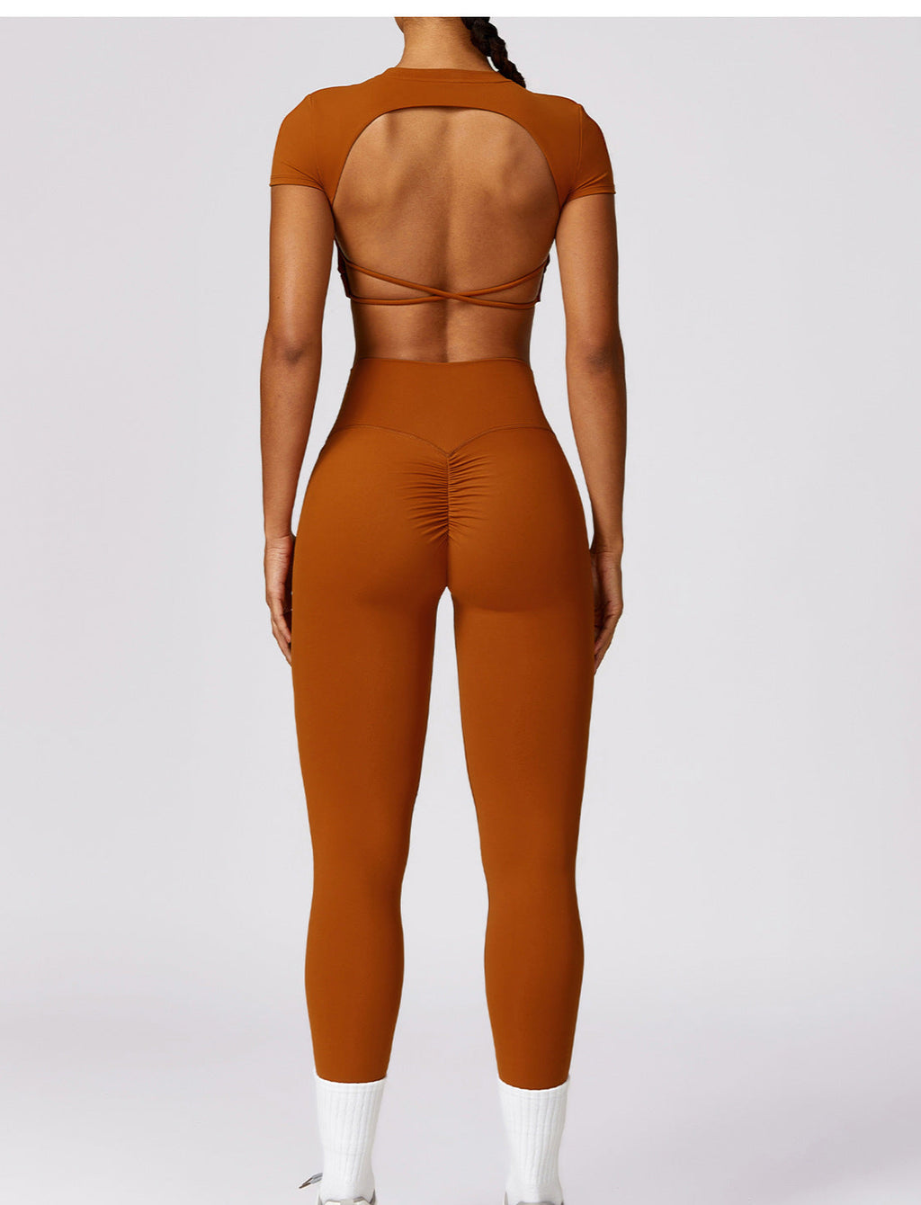 OPEN-BACK SCULPTING ACTIVE SET.